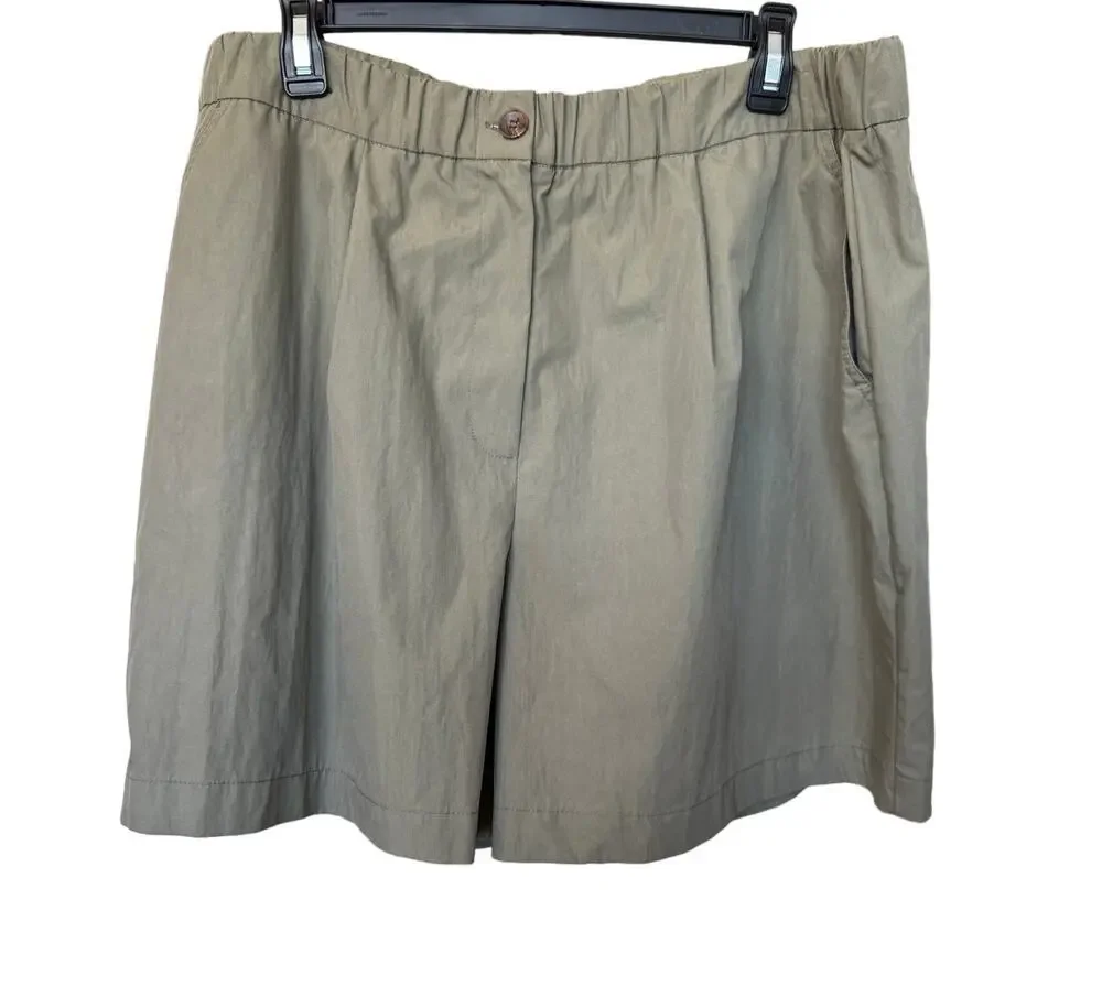 New ~ TOPSHOP , NORDSTROM ~ Women's Green Pleated Front Chino Shorts Size 12